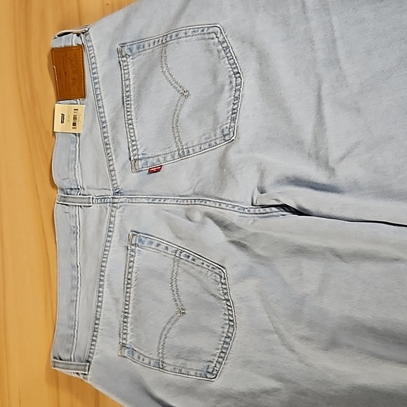 NWT Levi's Baggy Dad Wide Leg Lightwash womans jeans 32x32 - Picture 6 of 14